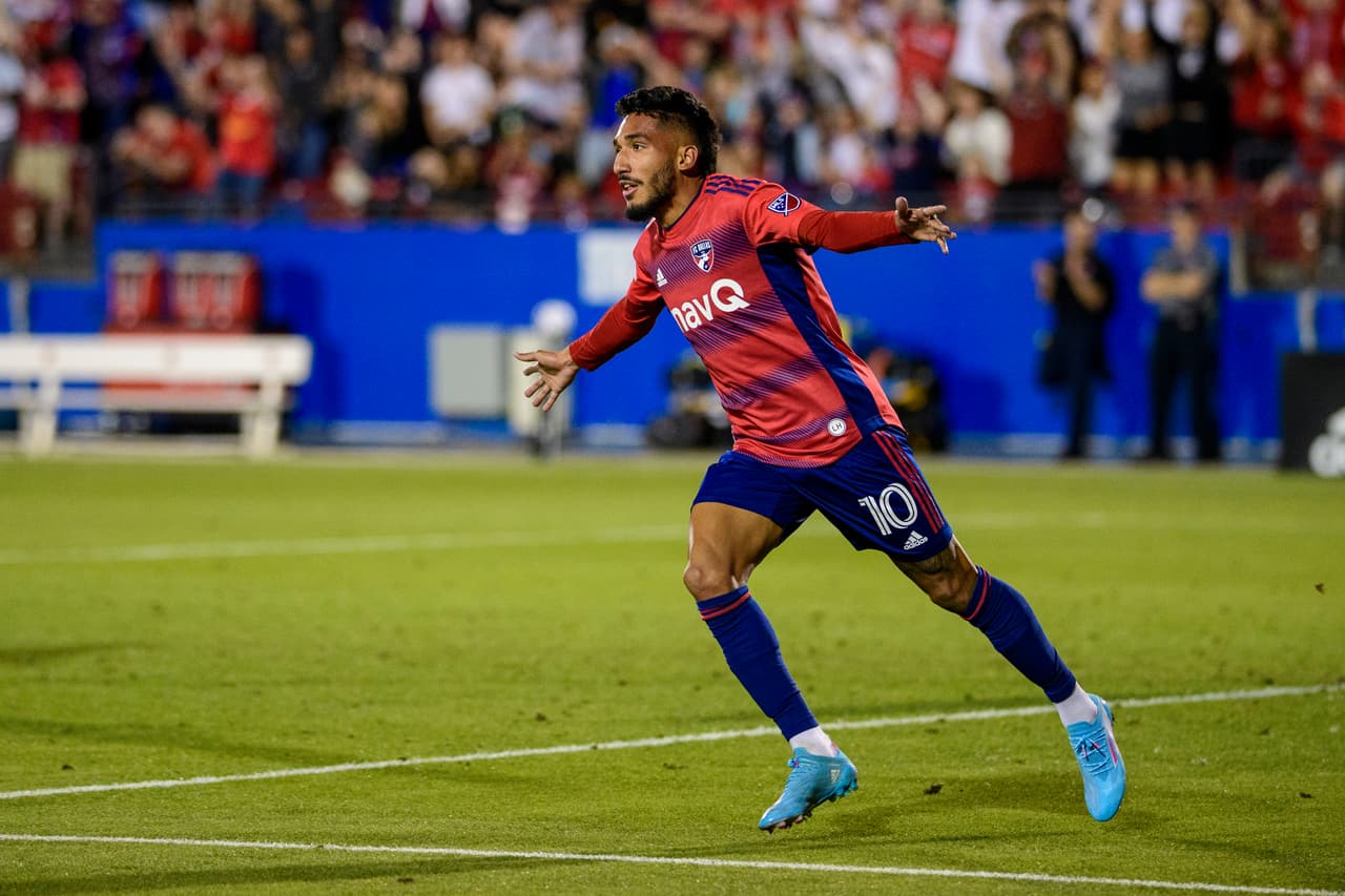 El héroe del fin de semana fue Jesús Ferreira, autor de tres goles para FC Dallas en el triunfo 4-1 sobre Portland Timbers.
<br>