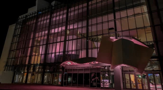 Museum of Science, University of Miami, New World Symphony, The Paramount Miami Worldcenter, Miami Tower y más edificios icónicos, se unieron para apoyar a los de David Beckham en su encuentro ante Nashville.