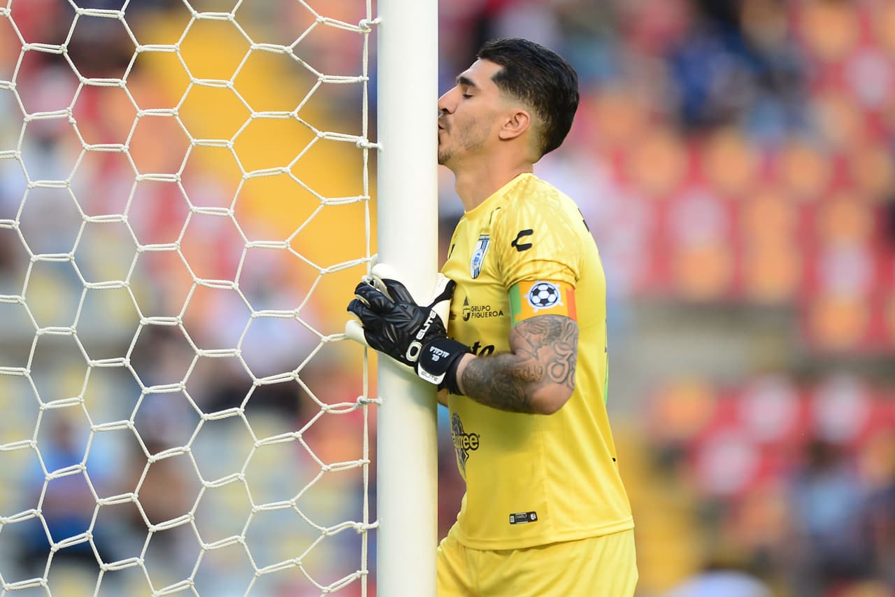 Gil Alcalá respondió cuando fue requerido.