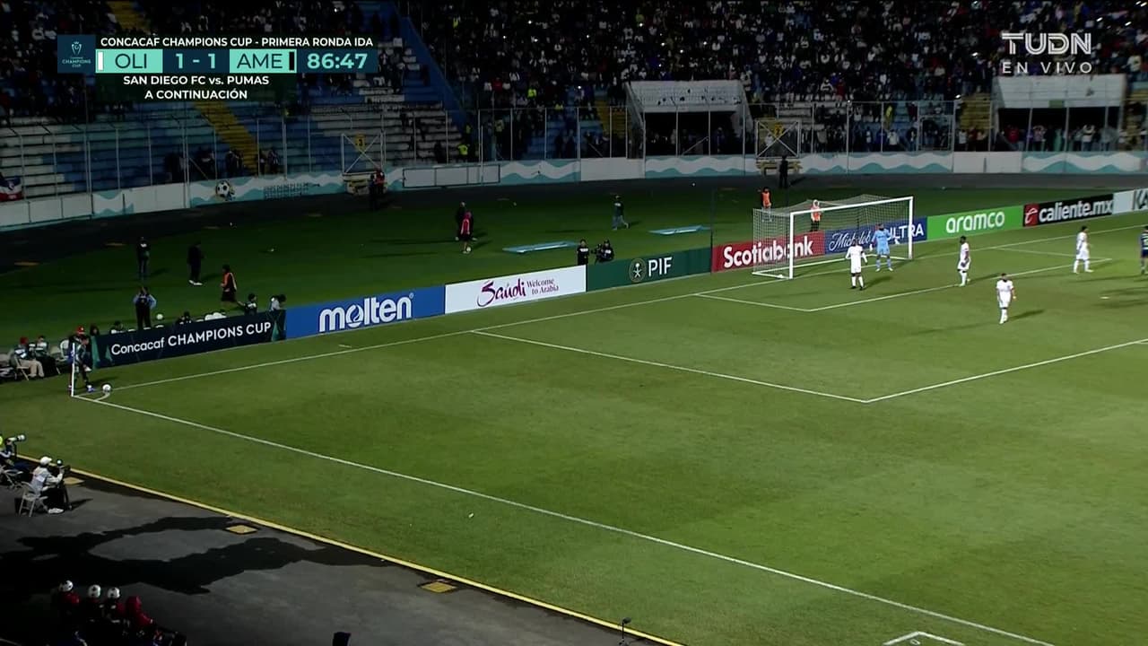 ¡GOL!  anota para América. Ramón Juárez
