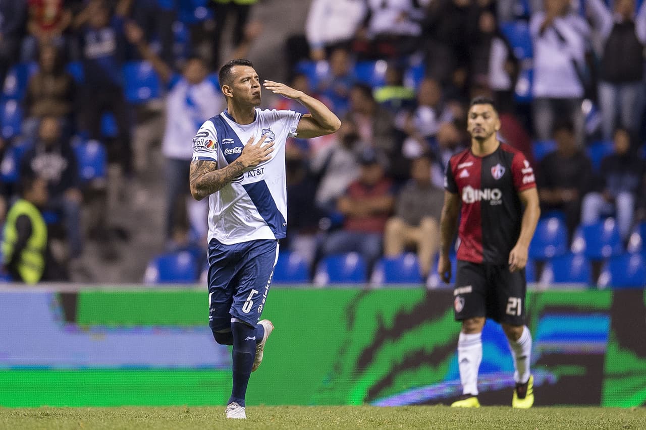 A los 70 minutos se marcó un penalti en contra del Atlas. Daniel Arreola se encargó de cobrarlo y engañando al arquero José Hernández, puso el 2-0 en el marcador.