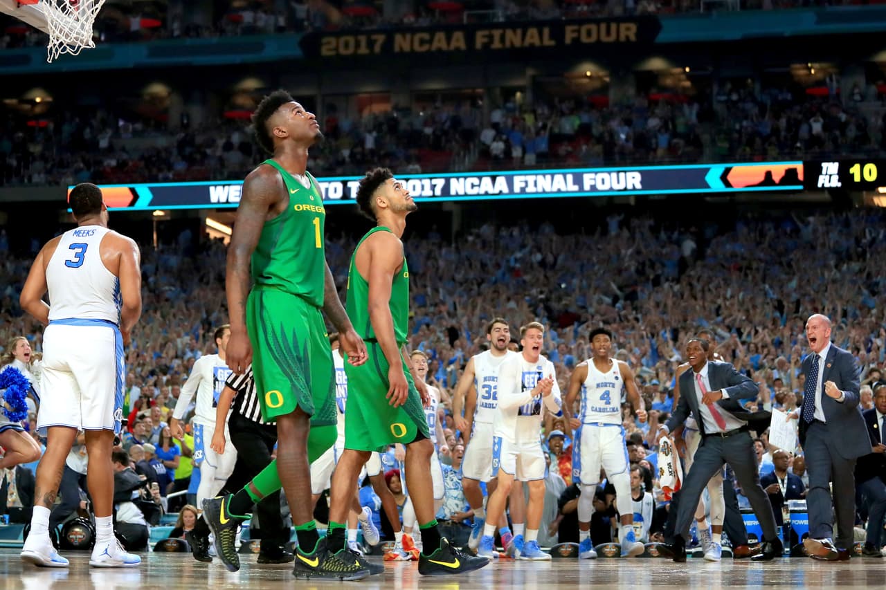 El contraste de la tristeza de Oregon frente a la euforia de North Carolina hace parte de la postal de un partido para el recuerdo en el baloncesto universitario estadounidense.