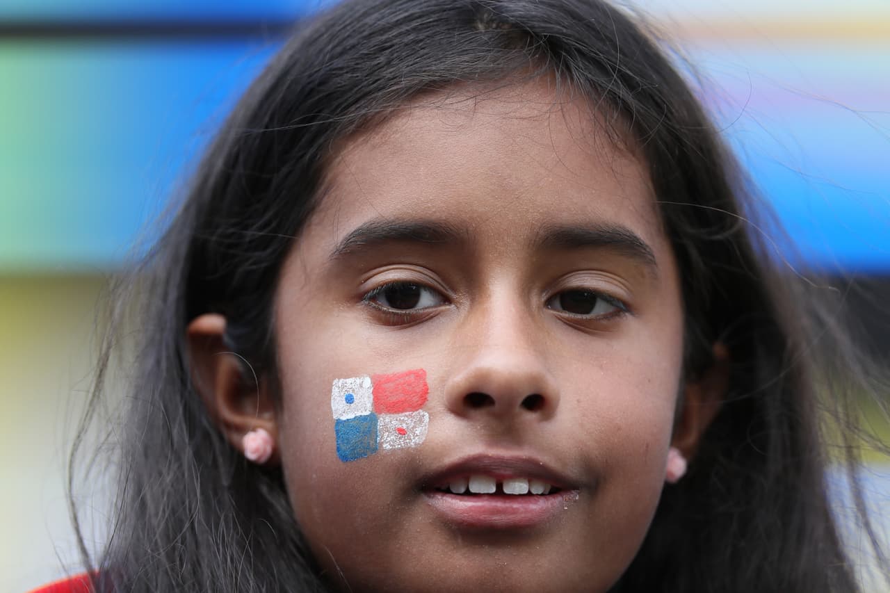 El público norteamericano se dio cita para apoyar a su selección. Maquillajes, peinados estrafalarios y una inmensa cantidad de artículos promocionales fueron la constante en el Nissan Stadium.