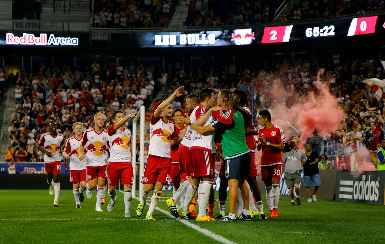 Con tantos de Bradley Wright-Phillips, Anthony Wallace y Gonzalo Verón, los taurinos golearon 3-0 a los canadienses.