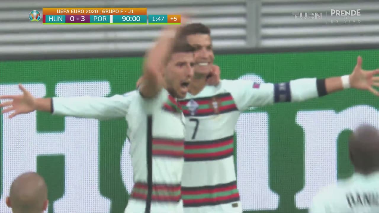 ¡Ya es goleada! Cristiano Ronaldo se quita al portero y anota el 0-3