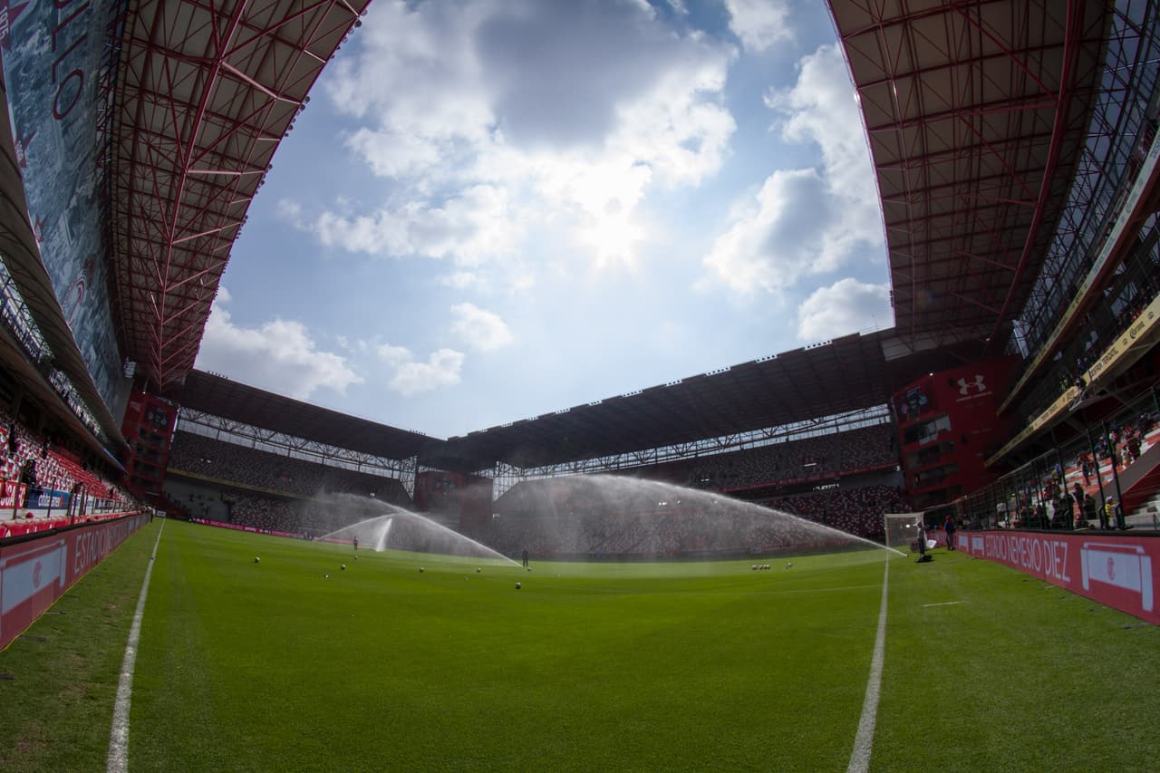 Los detalles del estadio Nemesio Díez, la alegría de los hinchas y la belleza de las porristas le dieron un color especial al ambiente del partido de Toluca y Puebla en la Jornada 2 del Clausura 2019.