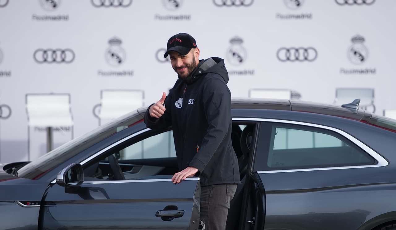 Más deportivo, Karim Benzema se montó en el nuevo RS5 2.9 TFSI.