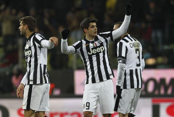 En el caso de los jugadores tenemos dos casos también de elementos que jugarán ante sus ex equipos. Álvaro Morata se formó en el Real Madrid y ahora los enfrentará con la Juventus mientras que Thiago Alcántara competirá contra el Barcelona, equipo del que surgió como profesional.