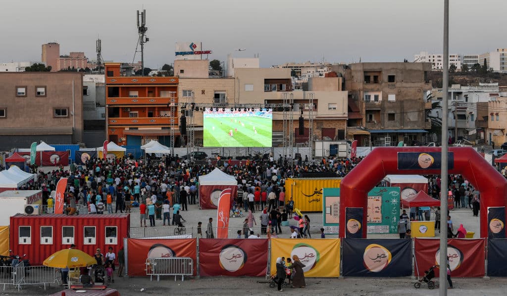 En el popular barrio de El-Mellassine en la capital tunecina se improvisó un fan fest para que los pobladores de este lugar pudieran ver el Panamá vs Túnez de la Copa del Mundoa Rusia 2018.