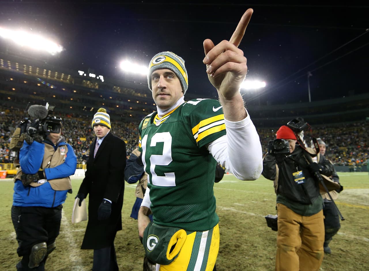 #1 AARON RODGERS, Green Bay Packers - $22,000,000. Cinco años, $110,000,000 totales con $54,000,000 garantizados (AP-NFL).