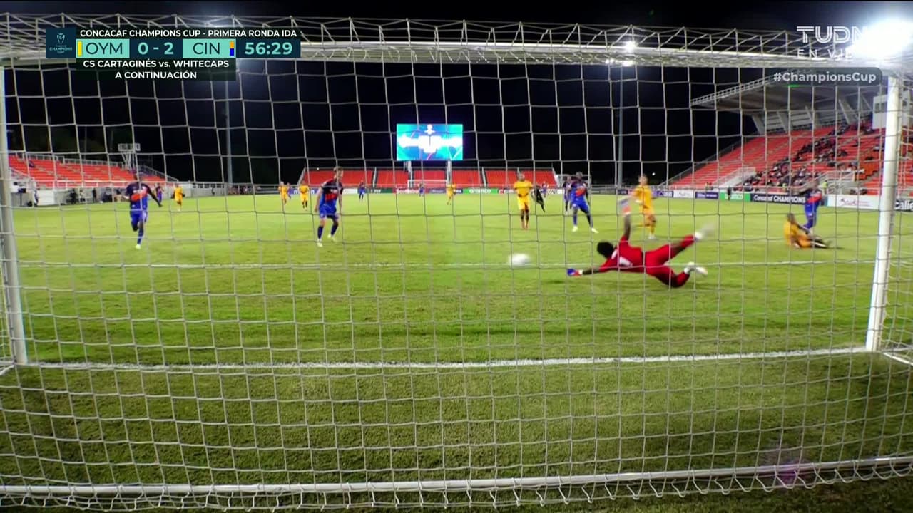 ¡Doble atajada! Bello salva a la Universidad en dos ocasiones