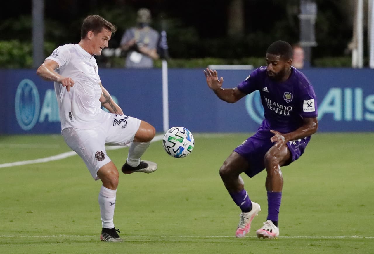 Con goles de Nani y Christopher Mueller, Orlando City logra sumar puntos en su regreso a la acción.