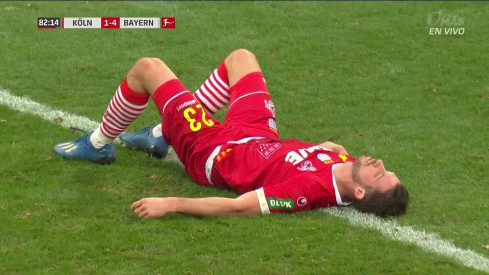 Tiro desviado de Mark Uth