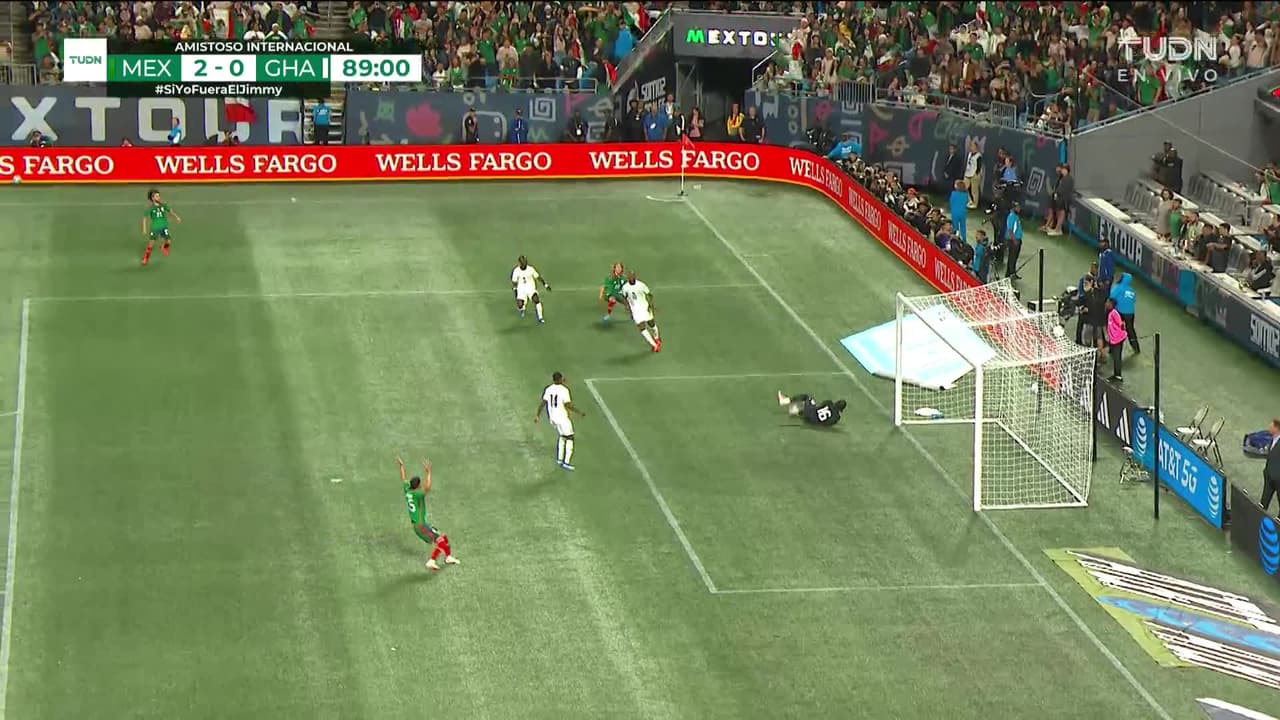 ¡TIRO ATAJADO! disparo por Sebastián Córdova.