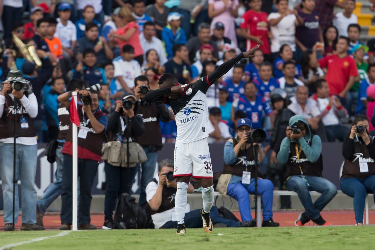 Lobos BUAP goleó 3-0 al Cruz Azul que mostró una de sus peores versiones en el presente Apertura 2017.