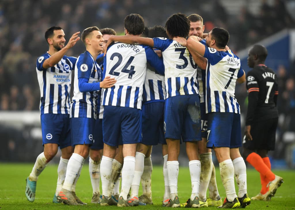 Un gol de Jahanbakhsh, al 84, le dio el empate 1-1 al Brighton; Azpilicueta abrió el marcador para el Chelsea.