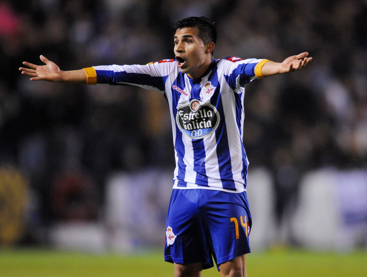 Bryan Rabello: El mediocampista chileno llega de Europa para reforzar el mediocampo de Santos pero tendrá una difícil tarea ya antes que él hay jugadores de gran calidad.