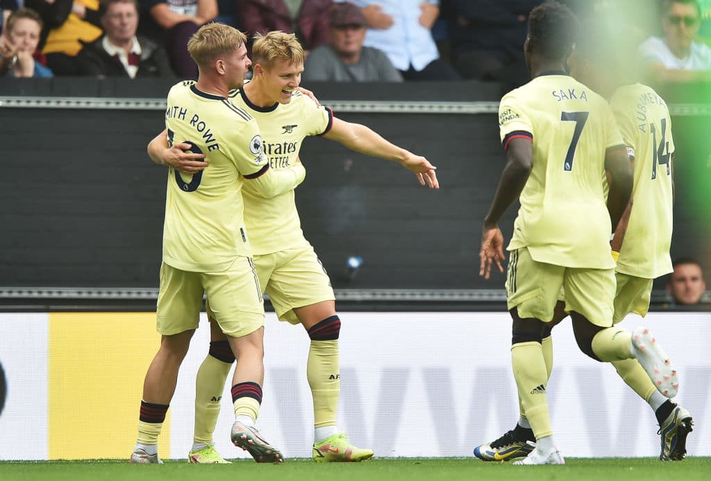 Con un gol de tiro de Martin Odegard, Arsenal ogra vencer al Burnley 0-1 y consiguen su segunda victoria de la campaña.