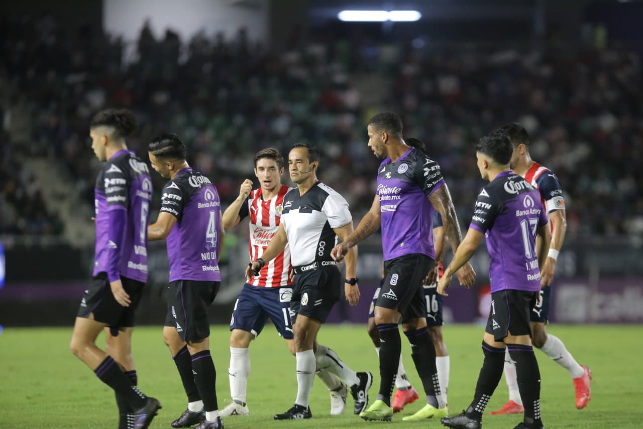 Pero tras la consulta con el VAR, el colegiado echaba para atrás su decisión, provocando la ira de Mazatlán y del Kraken.