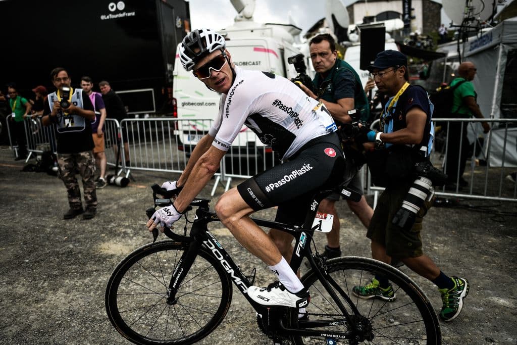 Chris Froome, el cuatro veces campeón del Tour, se tambaleó en la temida etapa por los Pirineos, con lo que Geraint Thomas (su compañero en el equipo Sky) se consolidó como líder general.