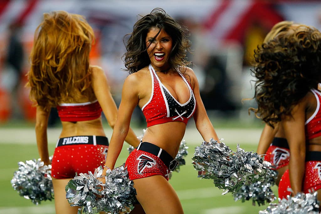 Los Atlanta Falcons tuvieron la ofensiva más explosiva de la NFL esta temporada y lucharan por un pase a la Final de división ante los Seahawks. Gran parte de su éxito se debe al apoyo incondicional que les brindaron sus bellas cheerleaders.