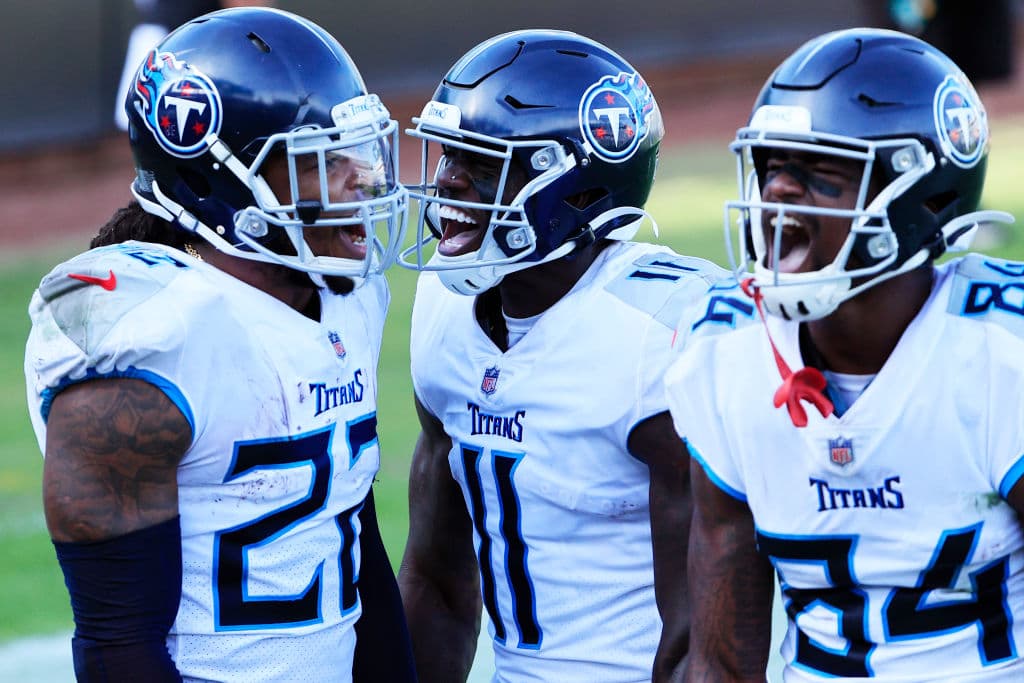 Tennessee Titans fue derrotado por los Cleveland Browns 35-4. Ambos equipos siguen en la contienda.