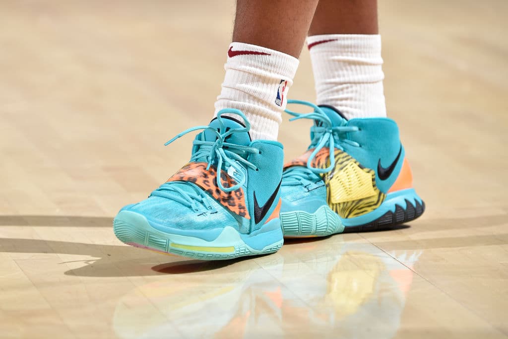 Llamativos, modernos, a lo 'pop art' o a lo kawaii, así son los tenis que hicieron notar a Darius Garland.