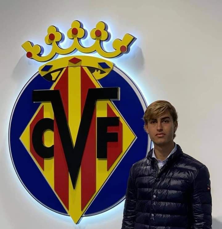 Emiliano García, canterano del Puebla, presume firma con el Villarreal