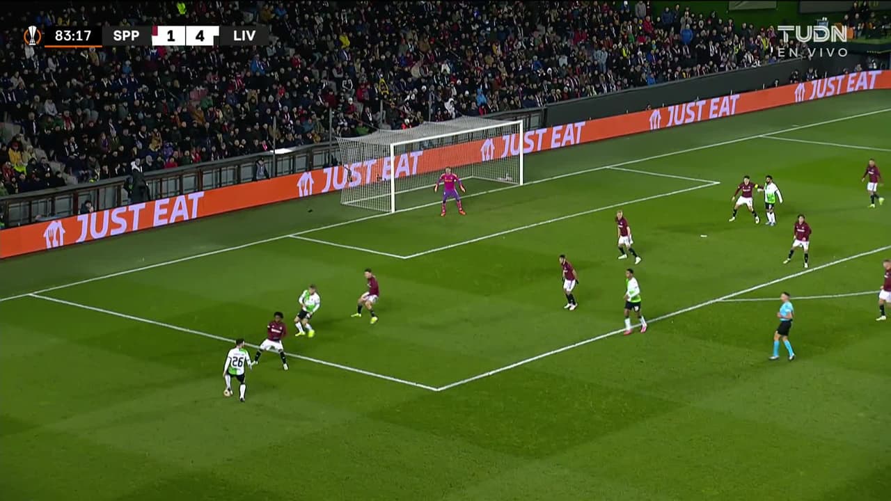 ¡GOL!  anota para Liverpool. Mohamed Salah