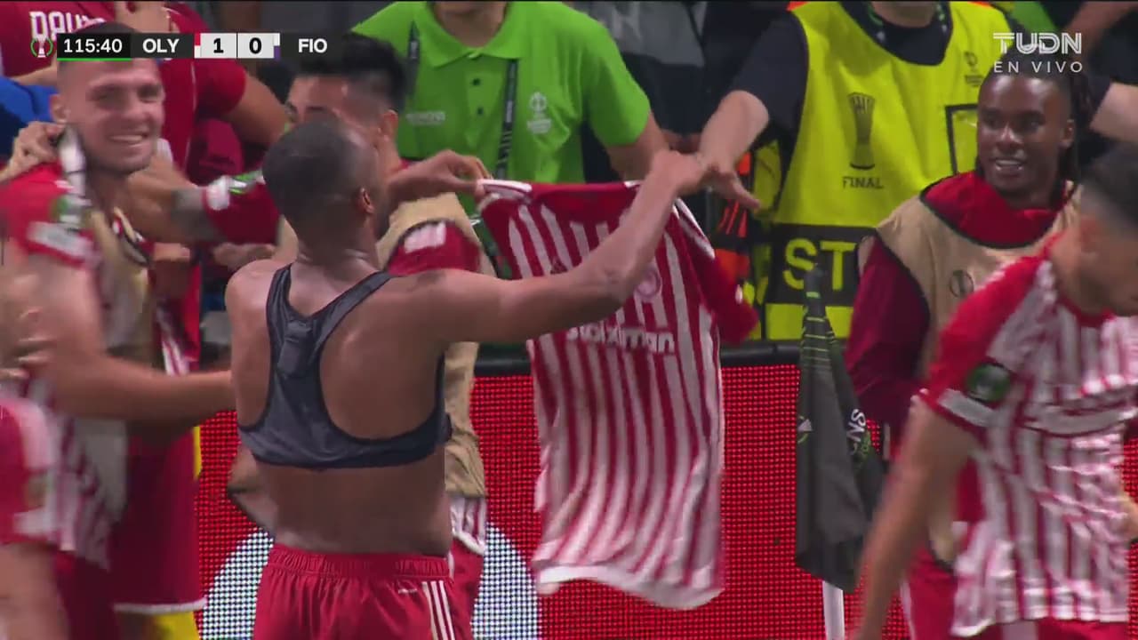 ¡Gol de Olympiakos! El Kaabi la manda a guardar para el 1-0