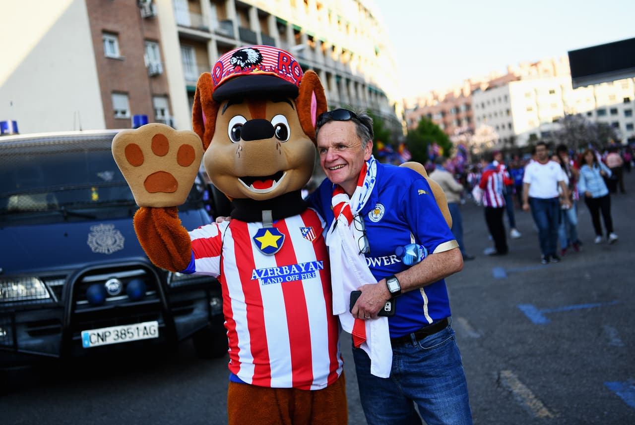 Incluso, las fotos para el recuerdo entre los hinchas de ambos bandos fueron la constante.