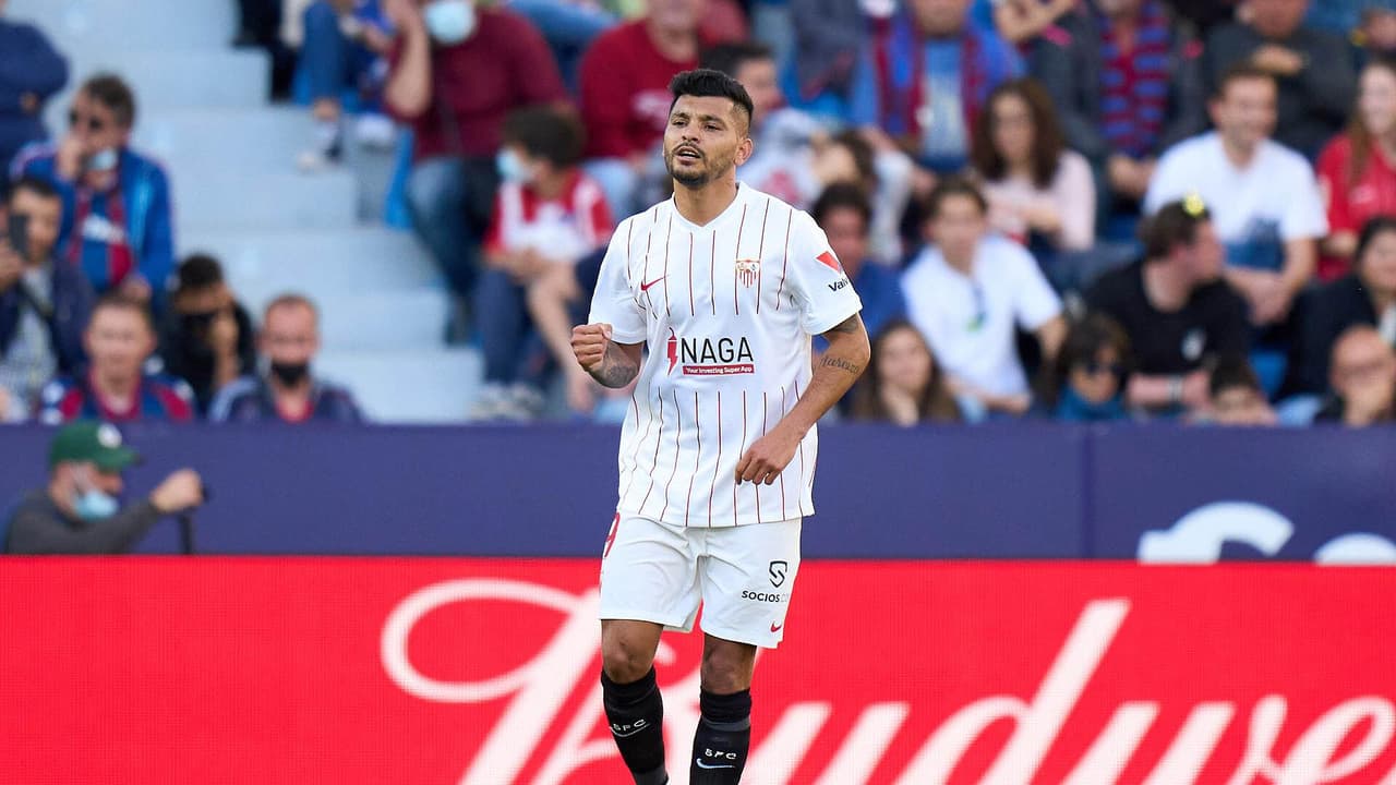 Tecatito admite ansiedad y pocos goles con Sevilla