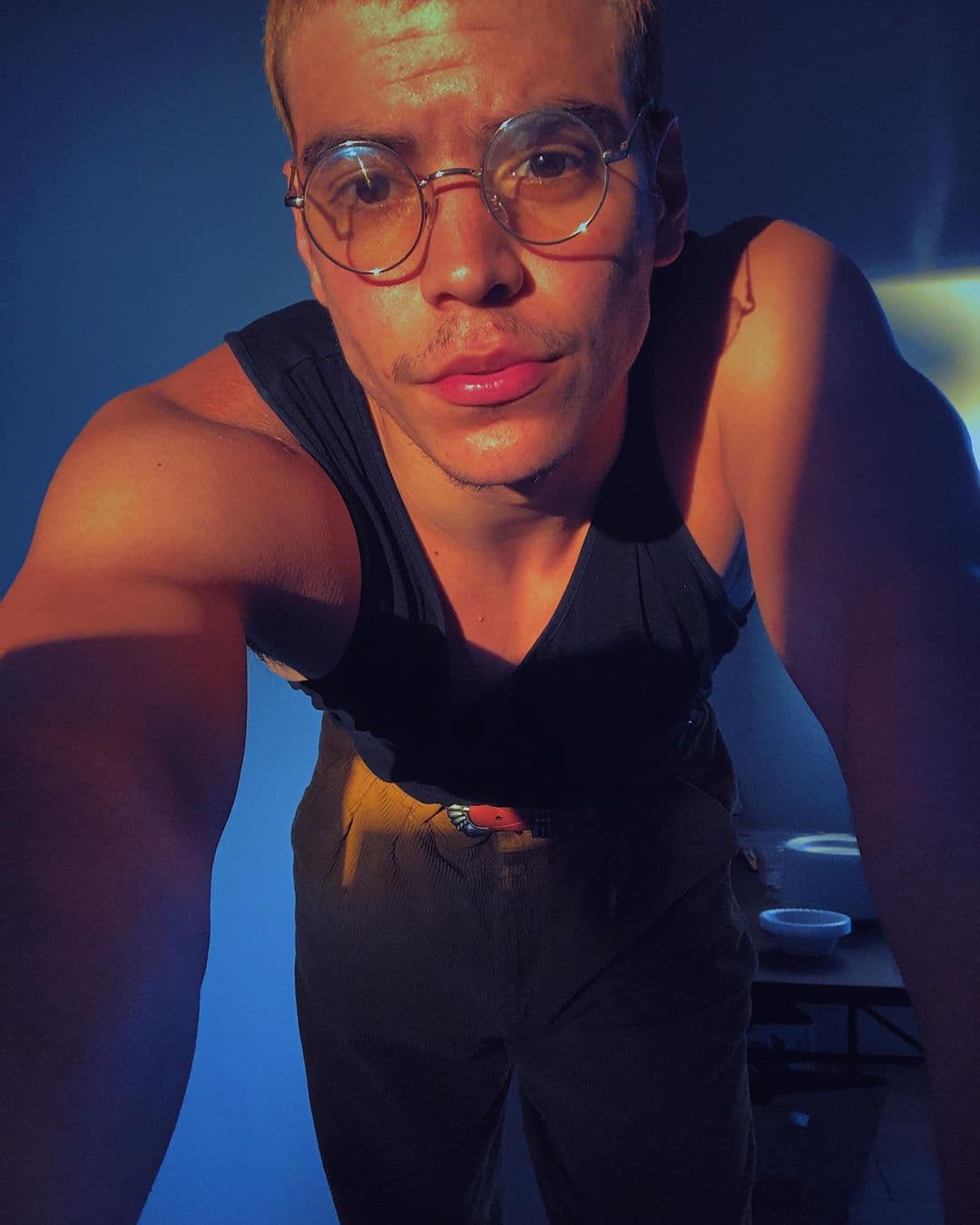 Estos comentarios se dieron días después de que Selena y Aaron fueran fotografiados filmando juntos una escena de la nueva película.