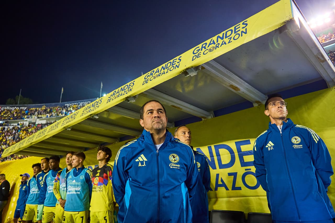 André Jardine, Club América. 
<br>Seis Liguillas dirigidas. 
<br>2 con Atlético de San Luis
<br>4 con América.