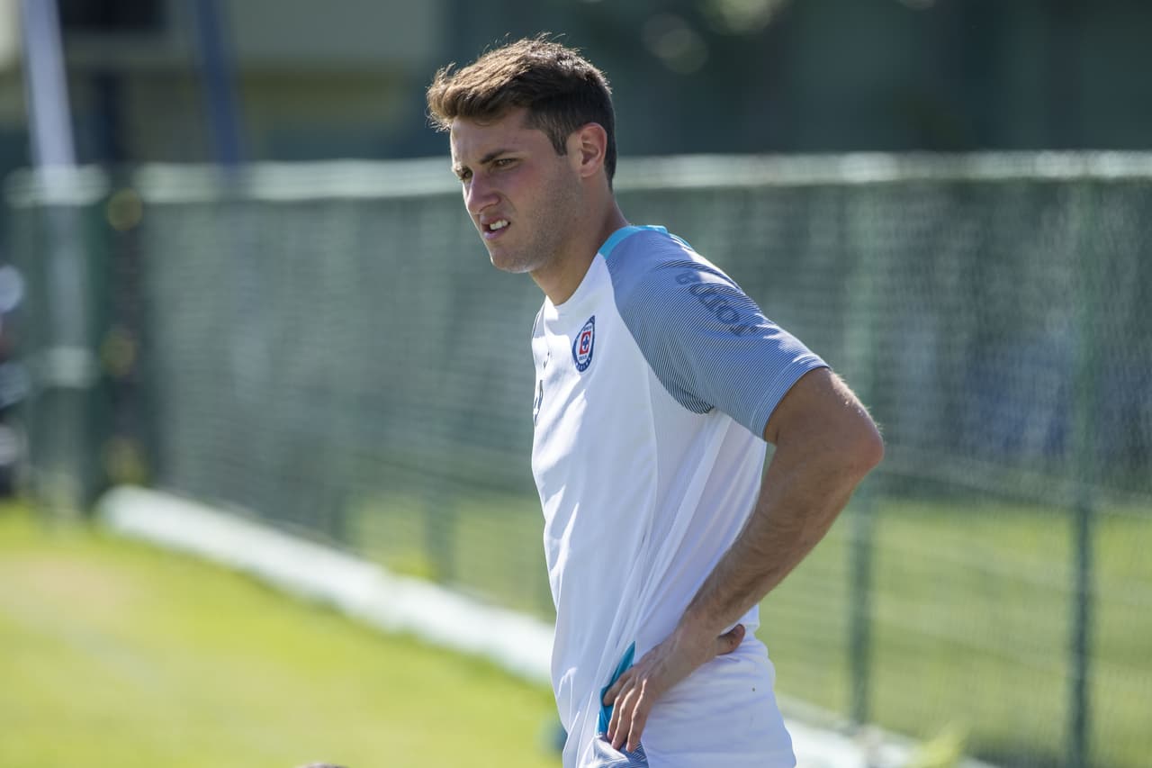 Santiago Giménez, en la órbita de dos equipos de la MLS