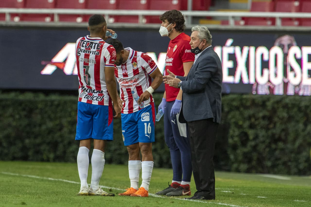 Con goles del Cabecita Rodríguez al 41 y al 90+2, Cruz azul se lleva los tres puntos en su visita a Chivas y el uruguayo llega a 12 goles en el torneo.