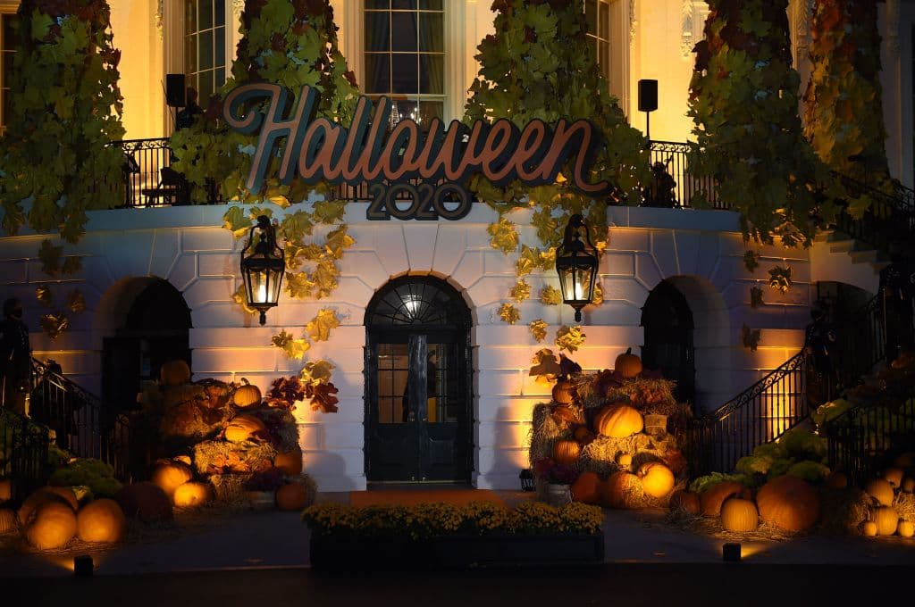 Trump estuvo hospitalizado un fin de semana pero, tras posteriores pruebas, la pareja ha dado negativo.