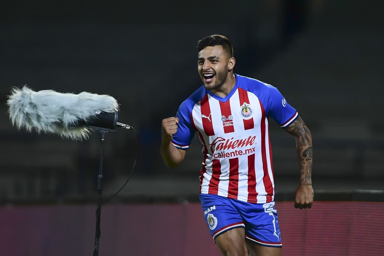 Sorpresa: Alexis Vega es titular con Chivas ante Pachuca