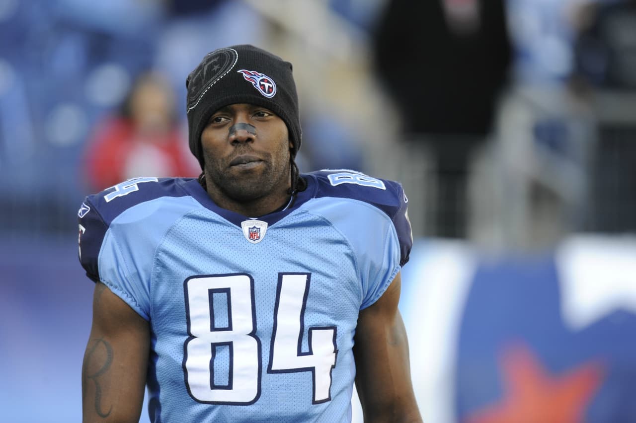 Draft 1998 – Randy Moss pudo empezar en TennesseLos Titans requerían de un receptor abierto con el turno global #16, pero prefirieron tomar a Kevin Dyson de Utah, aquel se quedó corto de llegar al touchdown para empatar el marcador en la última jugada del Super Bowl XXXIV. ¿Moss habría llegado? Por cierto, Randy sí jugó en Tennessee, pero sólo por ocho partidos en la temporada 2010, previo a su primer retiro.