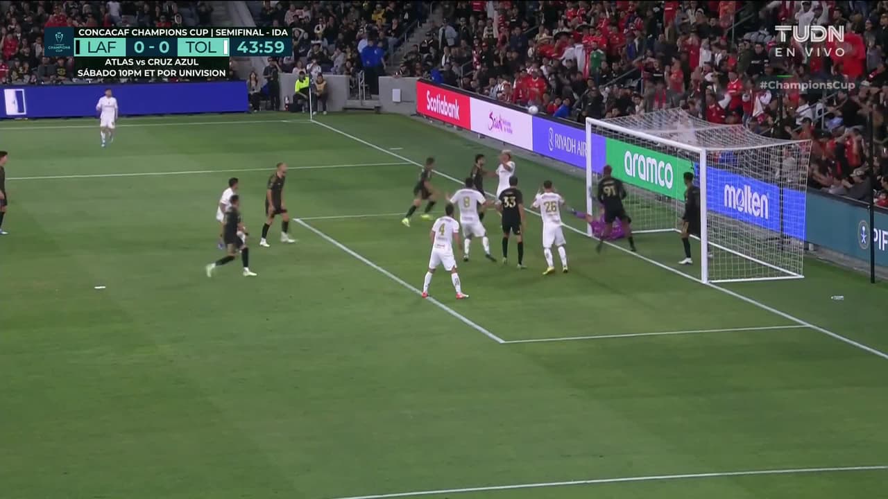 ¡Esto solo lo puede ser un Campeón! ¡Lloris acaba de hacer doble atajada espectacular!