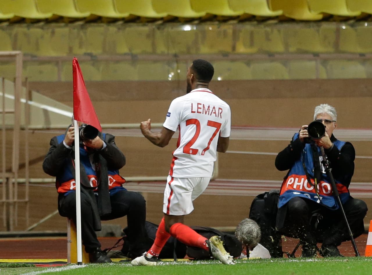 Además, podría llevarse a Thomas Lemar, uno de los jóvenes del Mónaco campeón de Ligue 1 que deslumbró por su velocidad y calidad con la pelota por la banda izquierda.