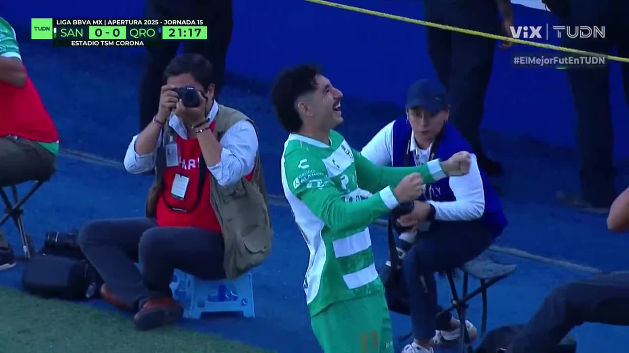 ¡Alberto Ocejo se inventa un golazo aéreo para Santos!