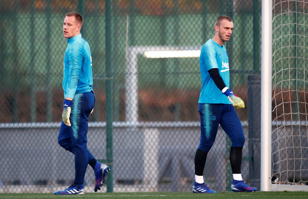 Barcelona debe empatar por dos goles o ganar en su visita a Real Madrid en el estadio Santiago Bernabéu si quiere pasar a la Final de la Copa del Rey, pero eso no le quitó la alegría al plantel en su última práctica antes del juego.
