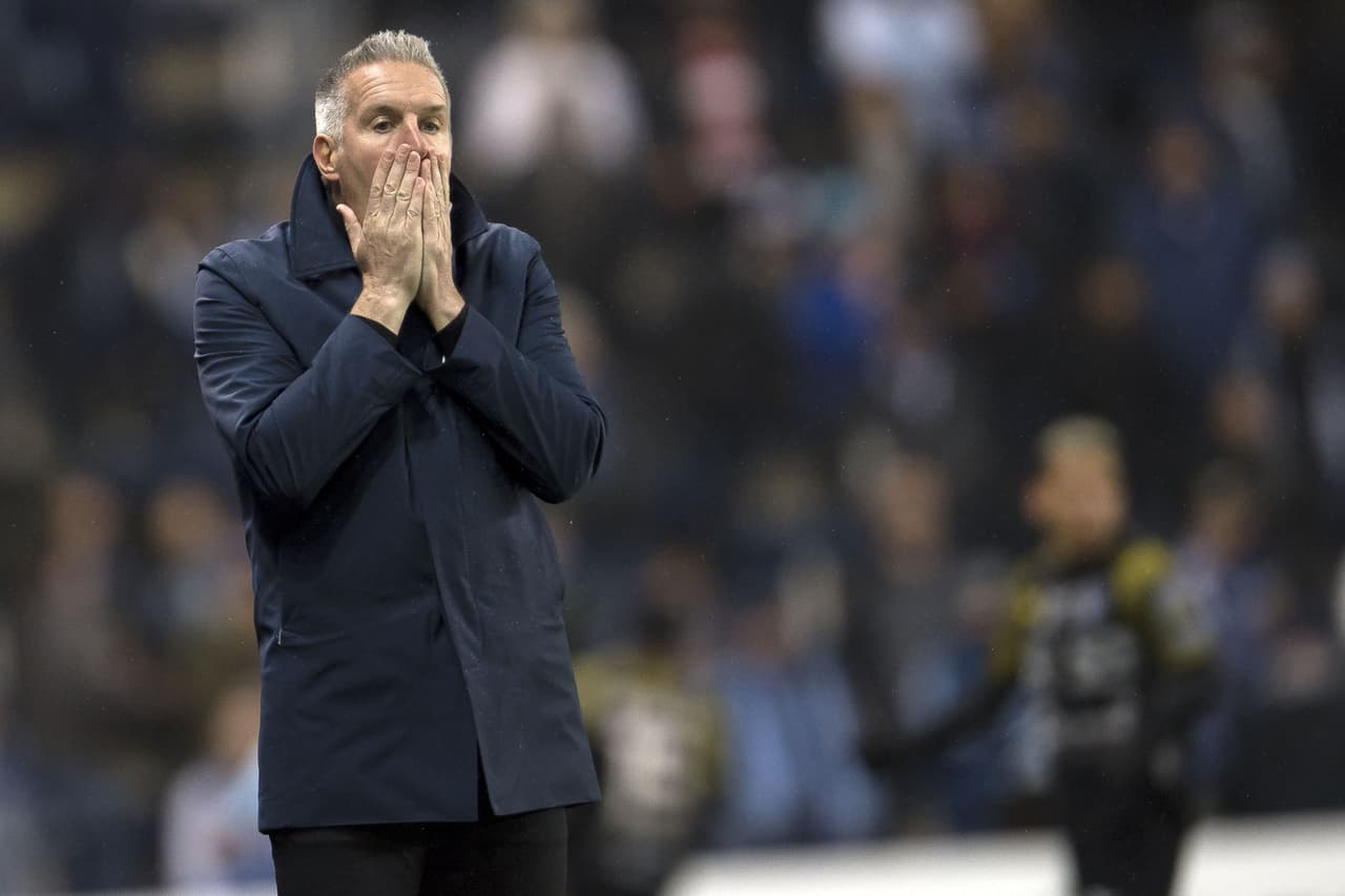 Esta reacción de Peter Vermes, técnico del Sporting KC, lo decía todo. No había mejor manera de resumir lo que pasaba en el terreno de juego a ese punto del partido.