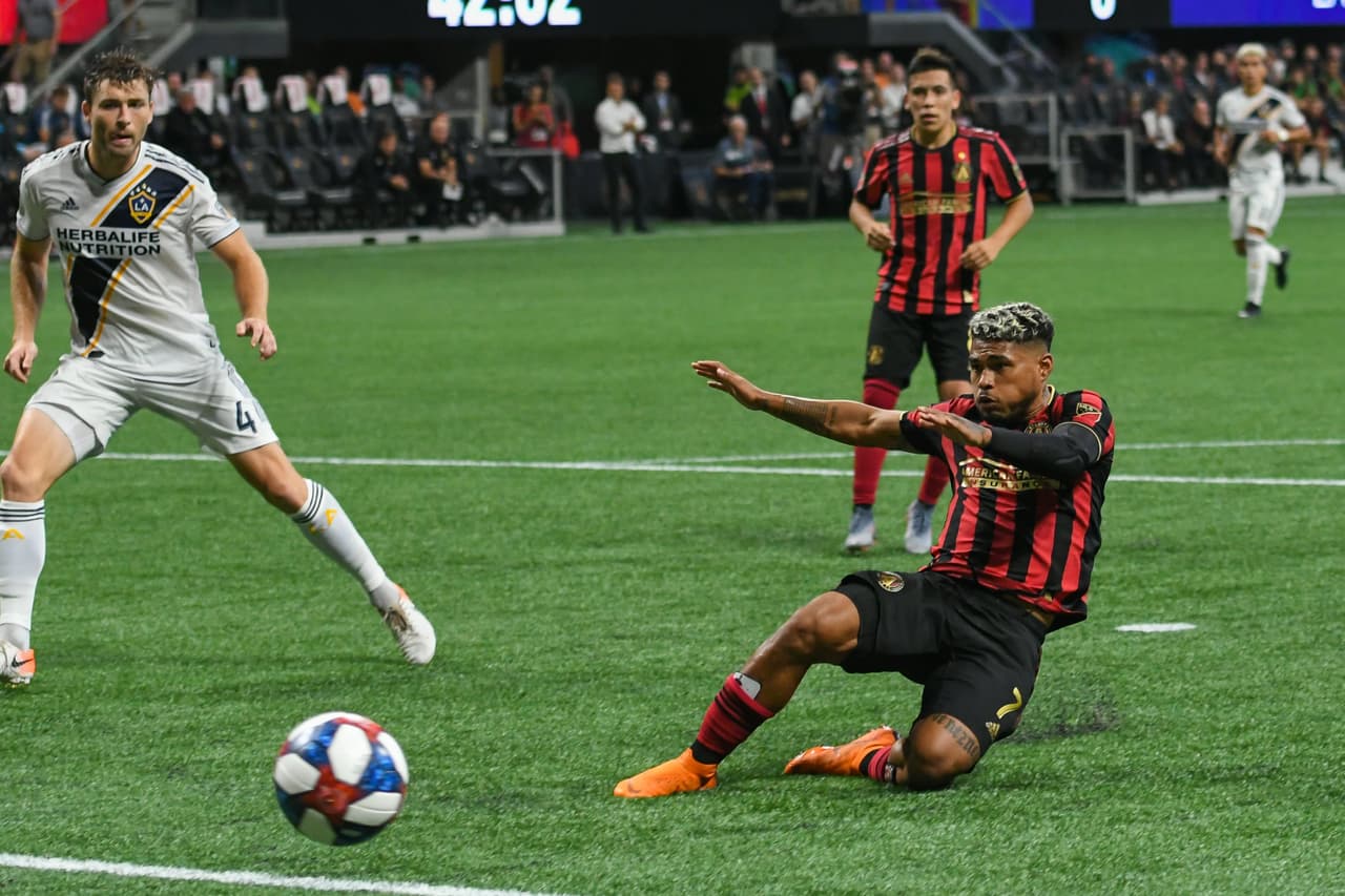 Galaxy marcó dos autogoles y marcaron el camino de la derrota