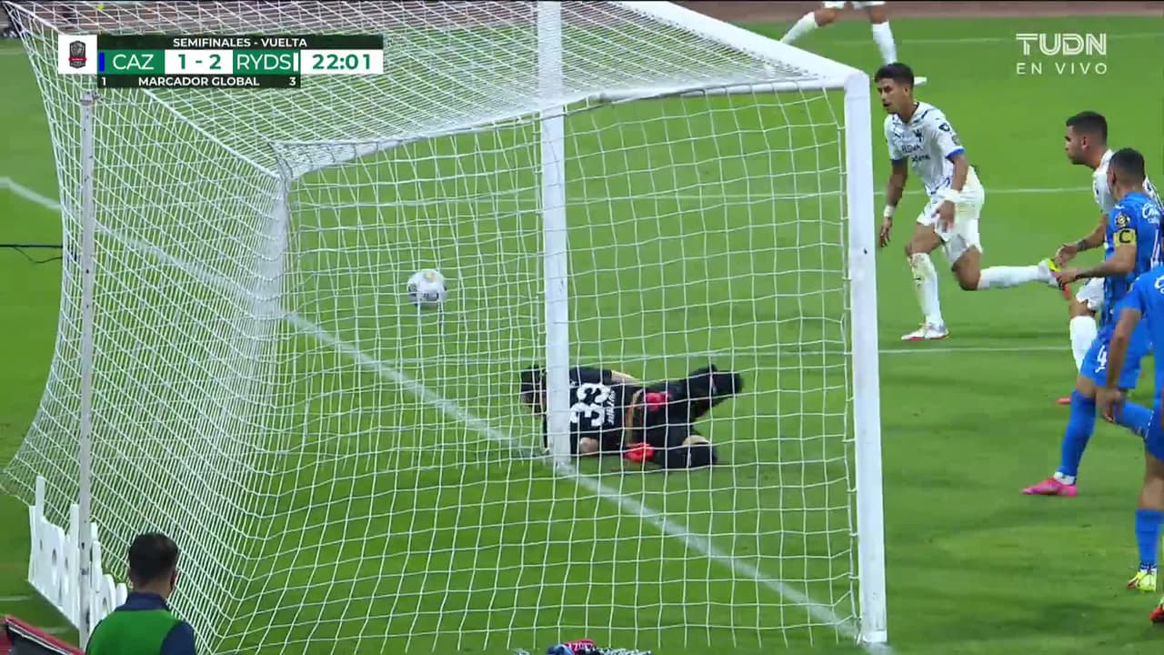 ¡TIRO ATAJADO! disparo por Rogelio Funes Mori.