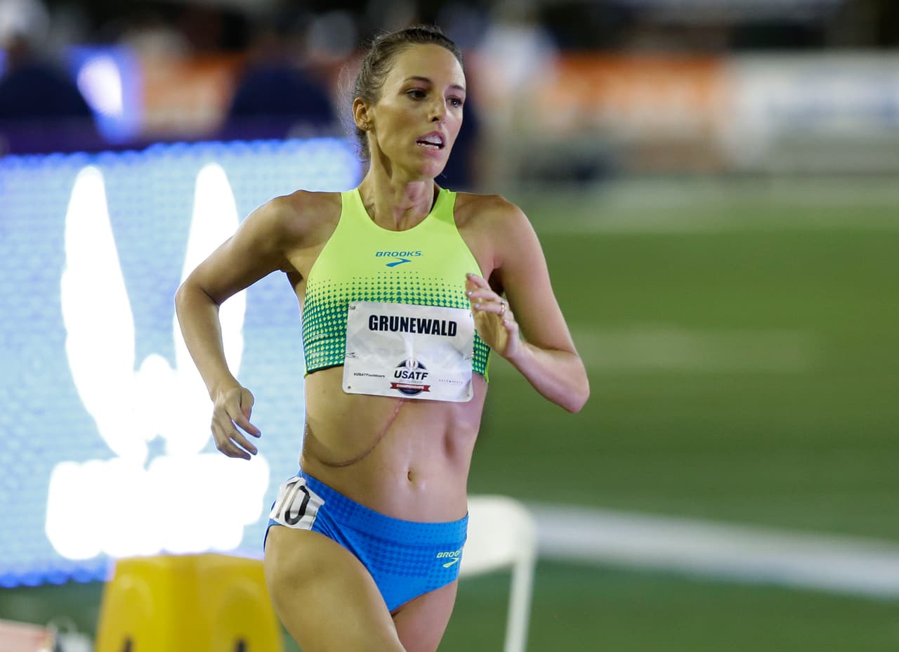 Gabriele Grunewald (32 años) – La atleta estadounidense fue una inspiración para muchos ya que fue el estandarte en la lucha frente a un raro cáncer, durante su última carrera, la valiente corredora participó mientras luchaba con cuatro cánceres.