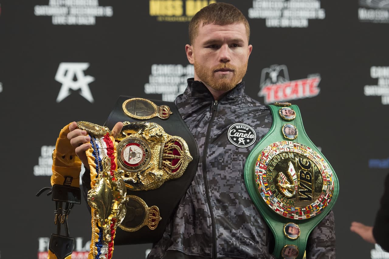 Este viernes, en el Madison Square Garden de Nueva York, Saúl 'Canelo' Álvarez y Rocky Fielding realizaron el popular pesaje antes de su combate de este sábado en el mismo recinto. Su promotores, Óscar De La Hoya y Eddie Hearn, estuvieron presentes en una jornada en la que también se pesaron los peleadores que completan la cartelera.