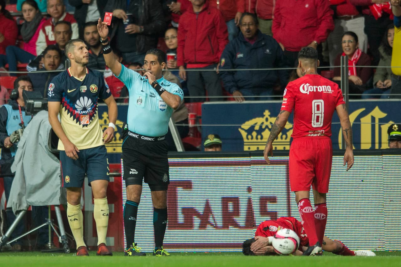 América ya ha visto cinco tarjetas rojas y es el que más expulsiones ha recibido en lo corrido del torneo.