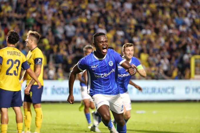 Gerardo Arteaga brilla en triunfo agónico del Genk en Bélgica